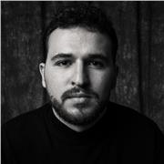 Laurea in Comunicazione e Media contemporanei per le industrie creative e master in Cinema, serie tv, format: sceneggiatura, produ